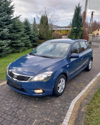 Kia Ceed cena 18900 przebieg: 134000, rok produkcji 2010 z Drzewica małe 37